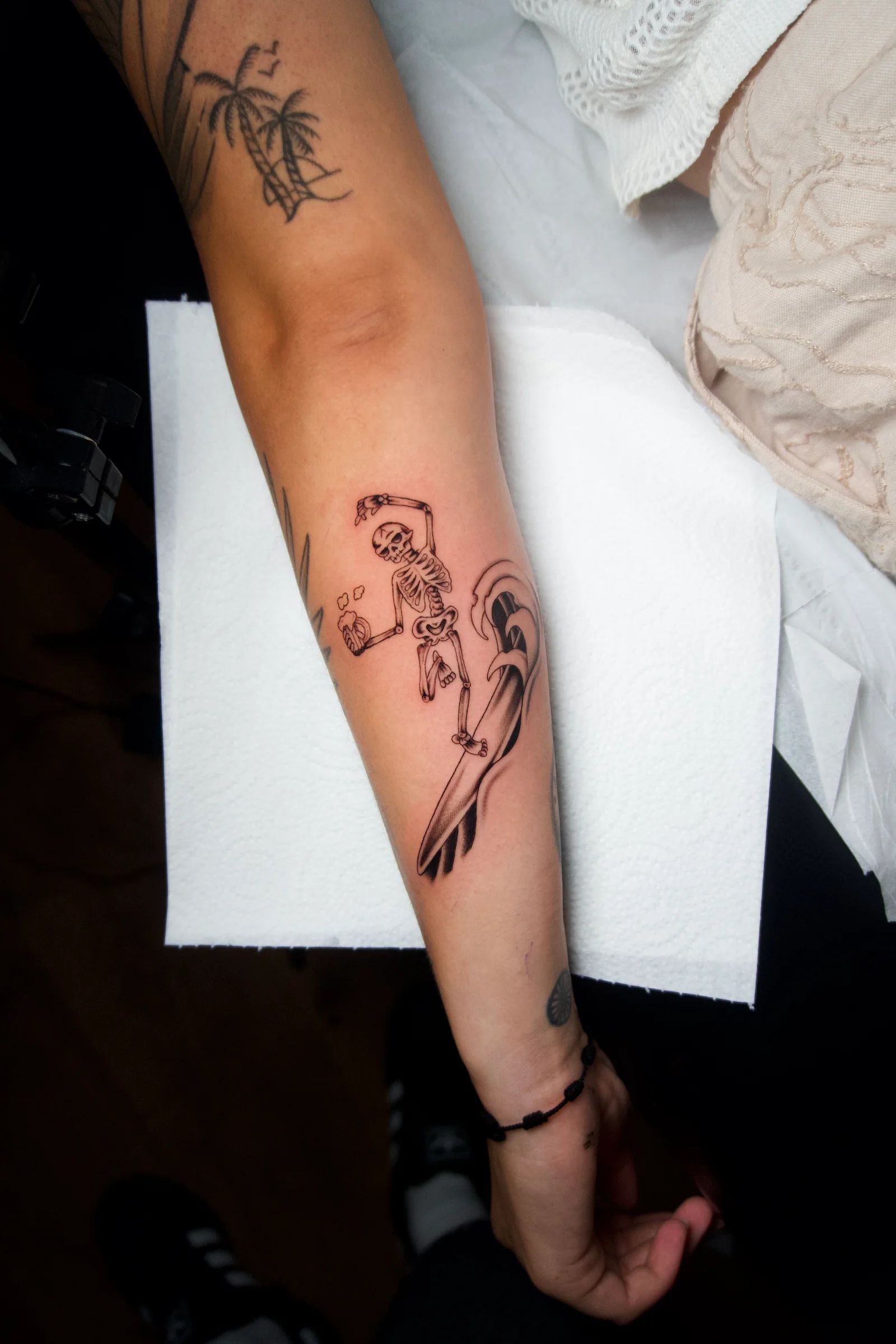 Un esqueleto pequeño en el antebrazo